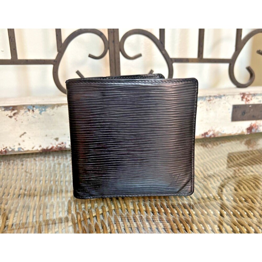 Louis Vuitton Men’s Black Bi-fold Wallet Recently Reconditioned